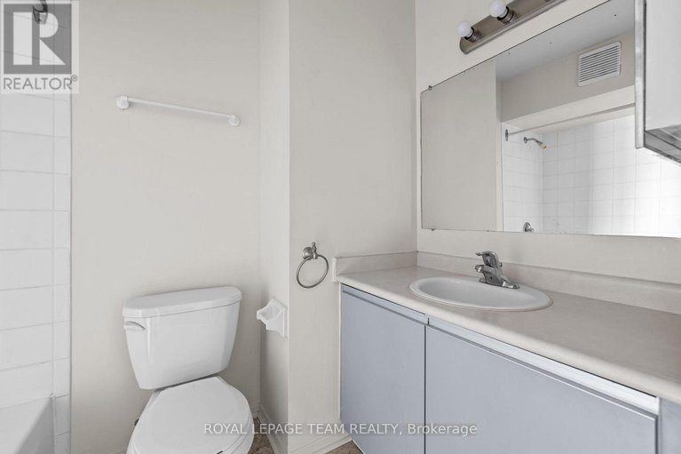 29343904/411-270-brittany-drive/viscount-alexander-park/ottawa/ontario/K1K4M3_16