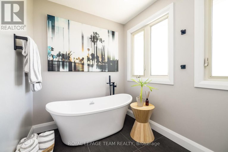 29663238/9-casgrain-court/beaverbrook/ottawa/ontario/K2K2A7_23