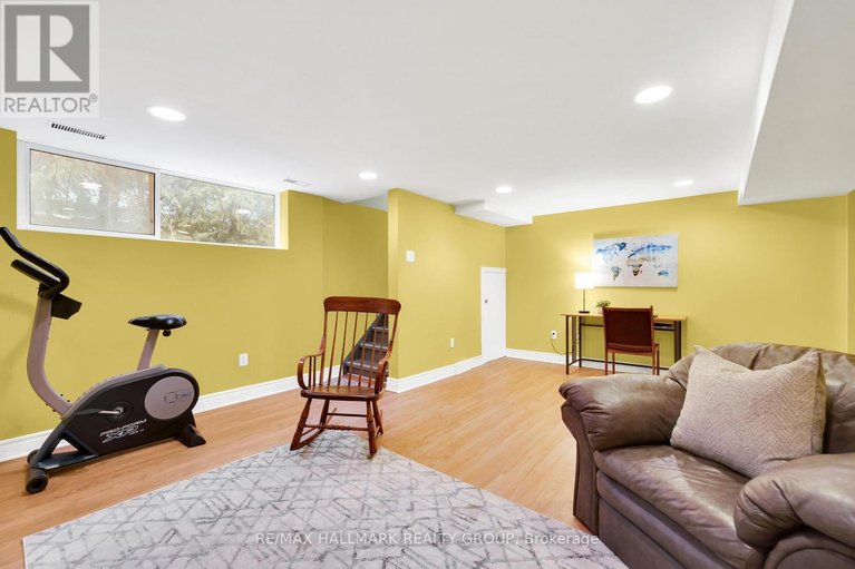 29608672/448-brennan-avenue/westborohampton-park/ottawa/ontario/K1Z6J8_25