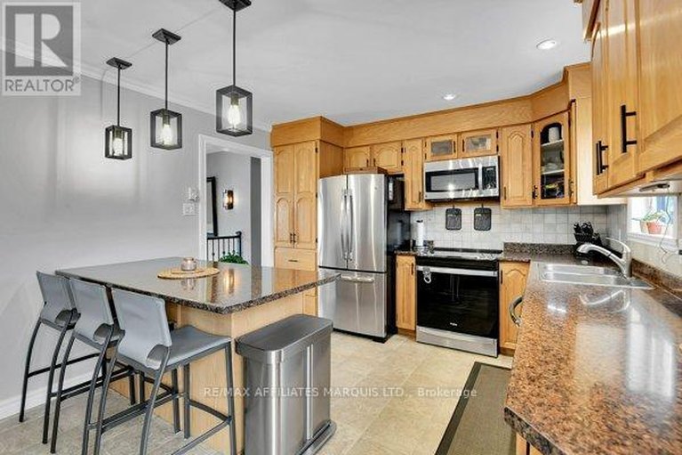 29417748/20391-park-crescent/south-glengarry-charlottenburgh-twp/south-glengarry/ontario/K0C1L0_11