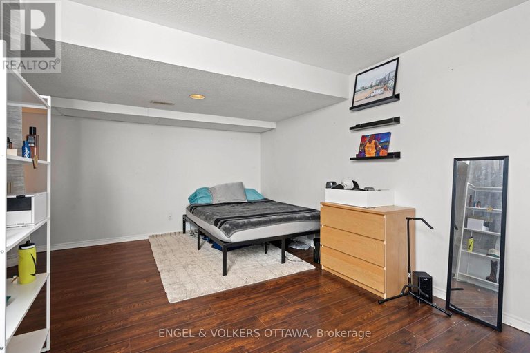 29678244/783-nesting-way/fallingbrookgardenway-south/ottawa/ontario/K4A3X6_24