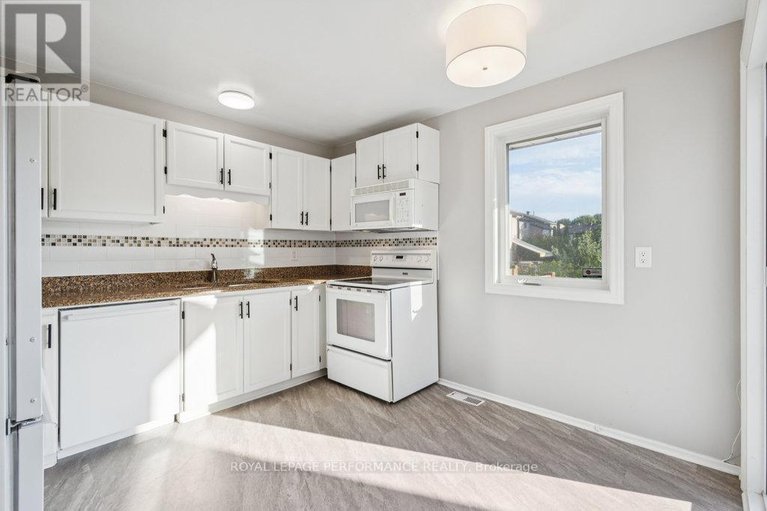 29029572/8-gillespie-crescent/hunt-club-woods/ottawa/ontario/K1V9X8_17