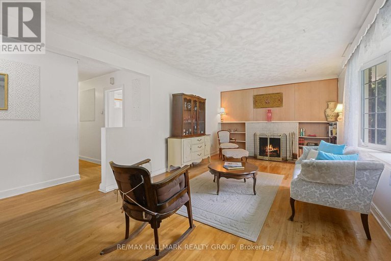 28492513/151-fanshaw-avenue/applewood-acres/ottawa/ontario/K1H6C8_6