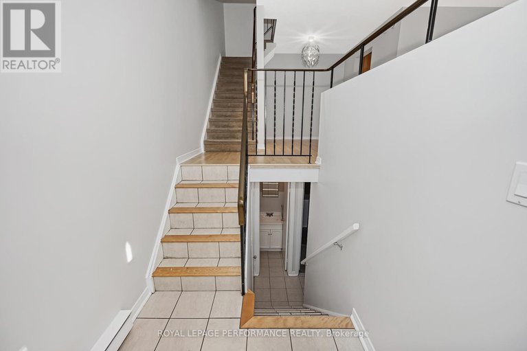 28997579/84-1317-marigold-crescent/pineview/ottawa/ontario/K1B5E7_23
