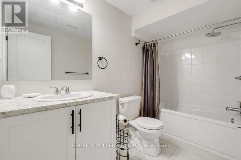 28933678/1010-carden-lane/orleans-village/ottawa/ontario/K1W0N3_45