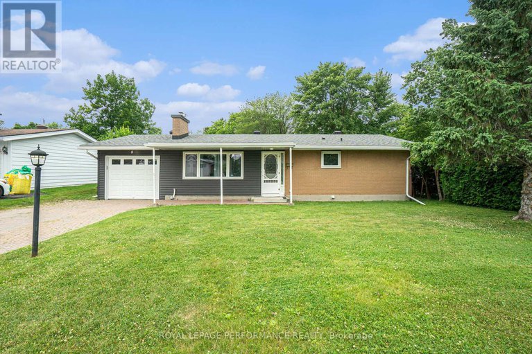 28532553/8-newgale-street/crystal-beach/ottawa/ontario/K2H5R3_1