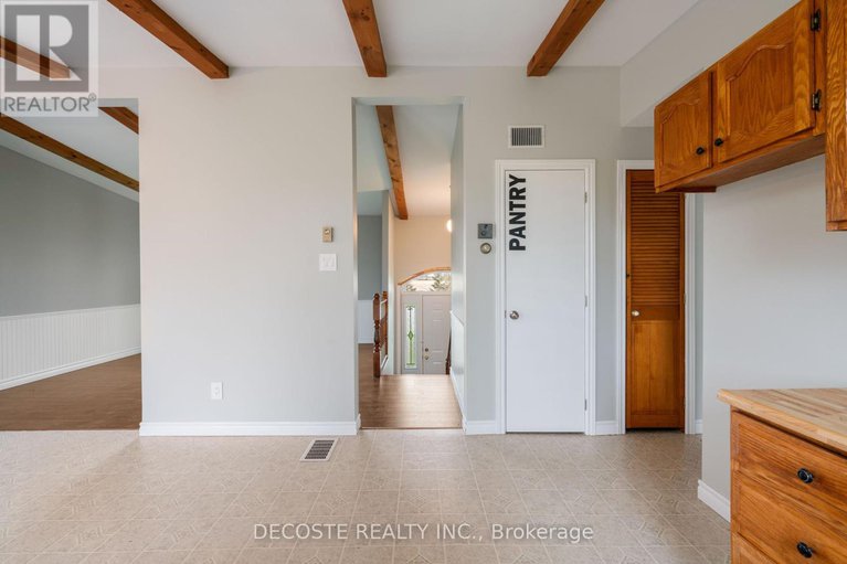 28419617/2811-rolland-massie-road/alexandria/north-glengarry/ontario/K0C1A0_17