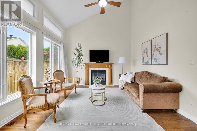 28492504/1924-lobelia-way/springridgeeast-village/ottawa/ontario/K4A4R1_13