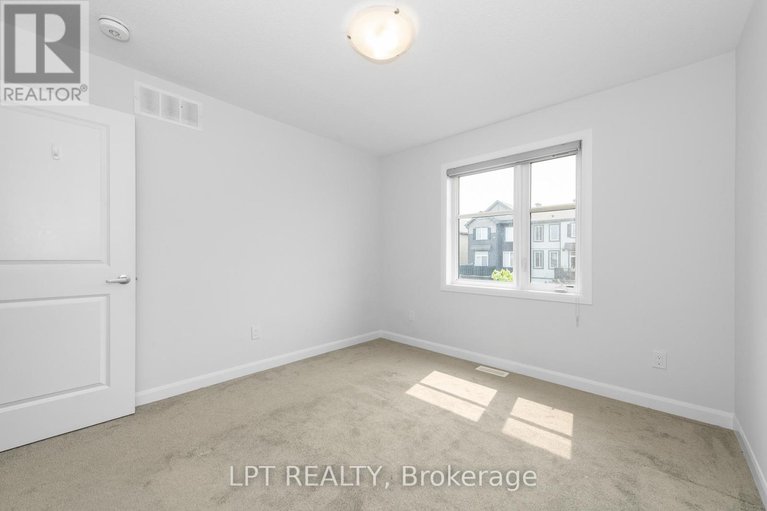 28716756/105-teelin-circle/half-moon-bay/ottawa/ontario/K2J6V1_19