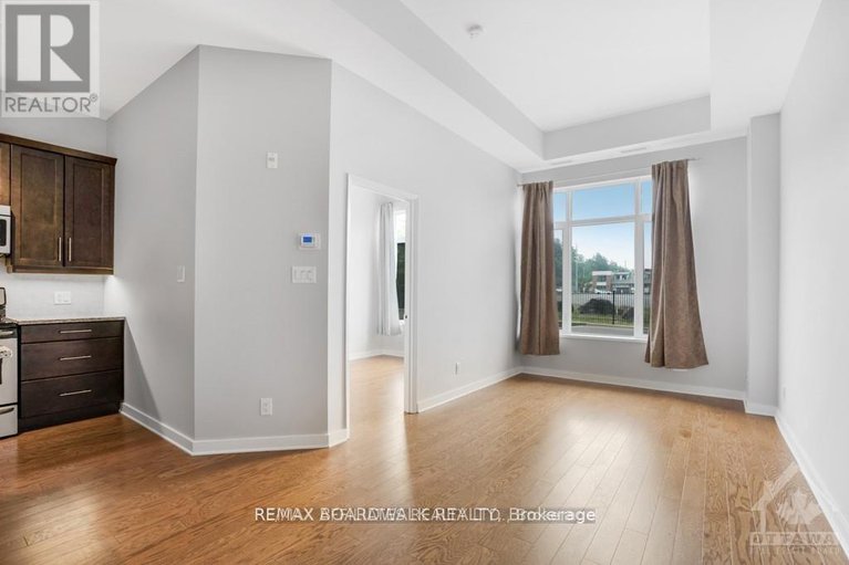 29374176/109-310-centrum-boulevard/bilberry-creekqueenswood-heights/ottawa/ontario/K1E0A3_14
