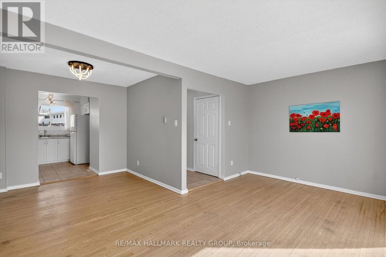 29464563/427-moodie-drive/bells-corners/ottawa/ontario/K2H8A5_7