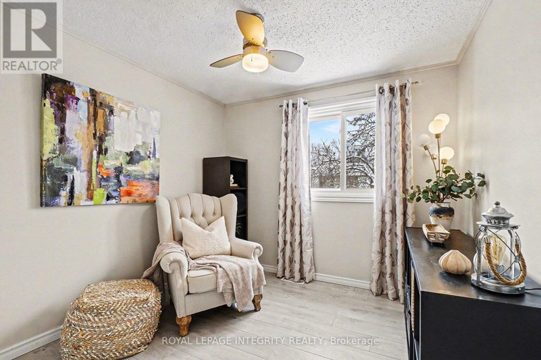 29296449/61-2003-falkirk-crescent/blackburn-hamlet-south/ottawa/ontario/K1B4Y8_28