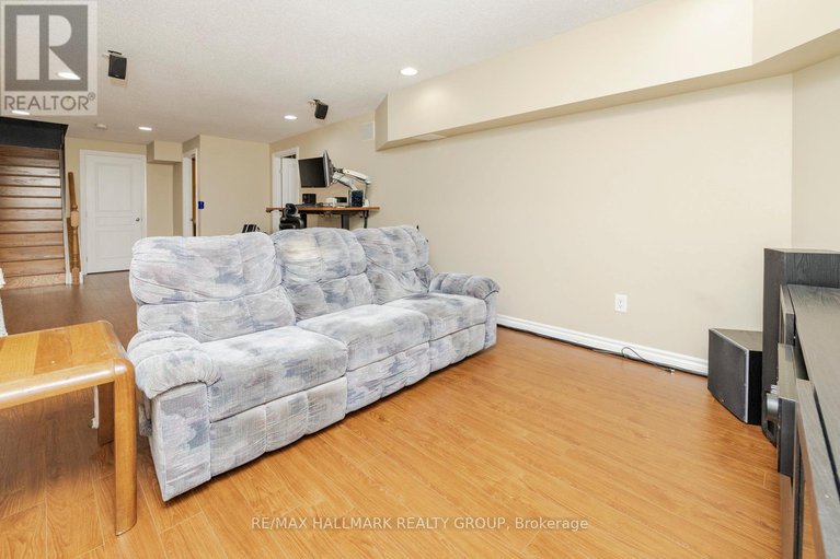 28265778/202-waymark-crescent/bridlewood/ottawa/ontario/K2M0A6_27