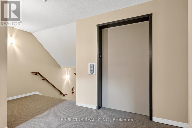 29082049/301u-1921-st-joseph-boulevard/convent-glen-south/ottawa/ontario/K1C0A3_7