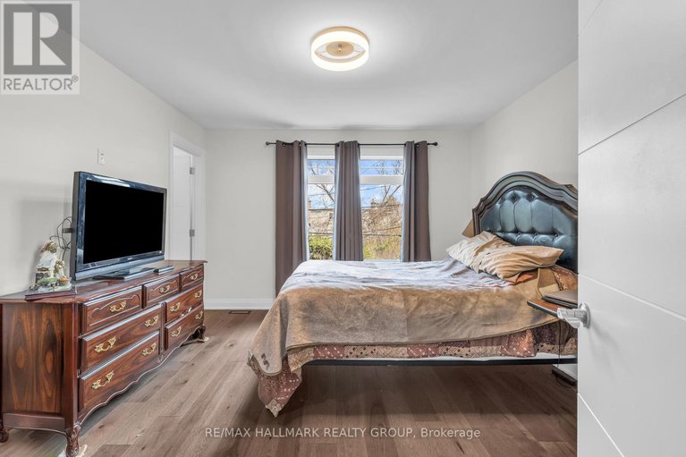 28617521/165-longpre-street/vanier/ottawa/ontario/K1L7J5_26