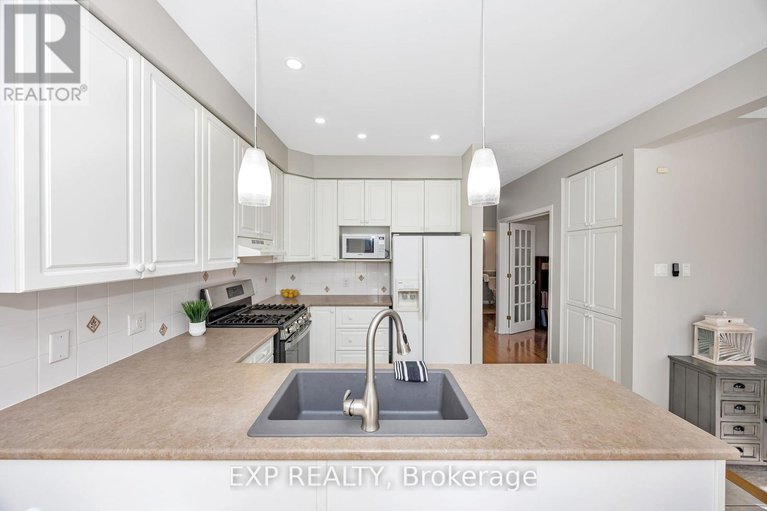 27860128/3748-twin-falls-place/riverside-southgloucester-glen/ottawa/ontario/K1V1W7_9