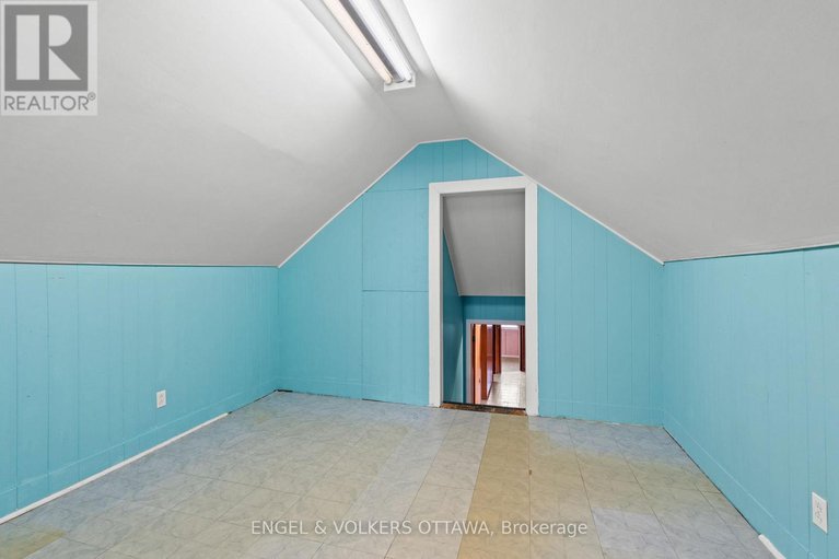 29184532/2626-elmhurst-street/queensway-terrace-north/ottawa/ontario/K2B7N6_37