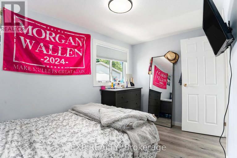 28484496/d-1520-beaverpond-drive/pineview/ottawa/ontario/K1B3R9_21