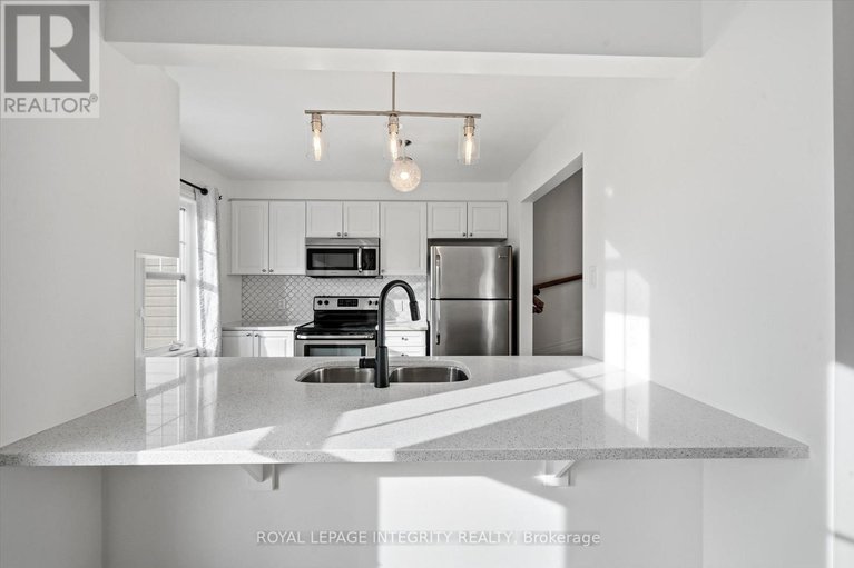 29377342/67-luminescence-way/notting-hillsummerside/ottawa/ontario/K4A0V9_12