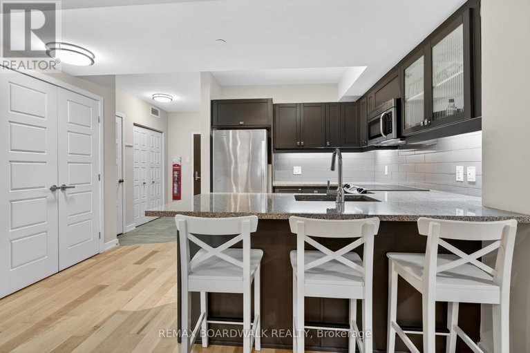 29486780/116-316-bruyere-street/lower-town/ottawa/ontario/K1N0C3_12