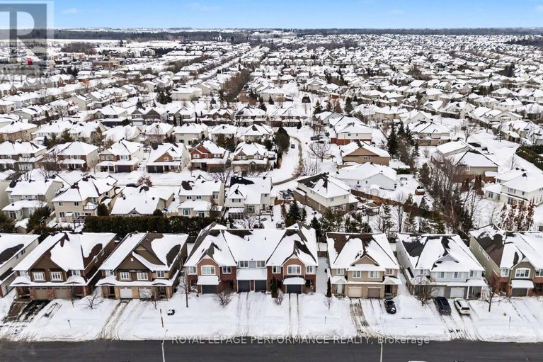 29430720/810-white-alder-avenue/blossom-parkkemp-parkfindlay-creek/ottawa/ontario/K1T0G2_34