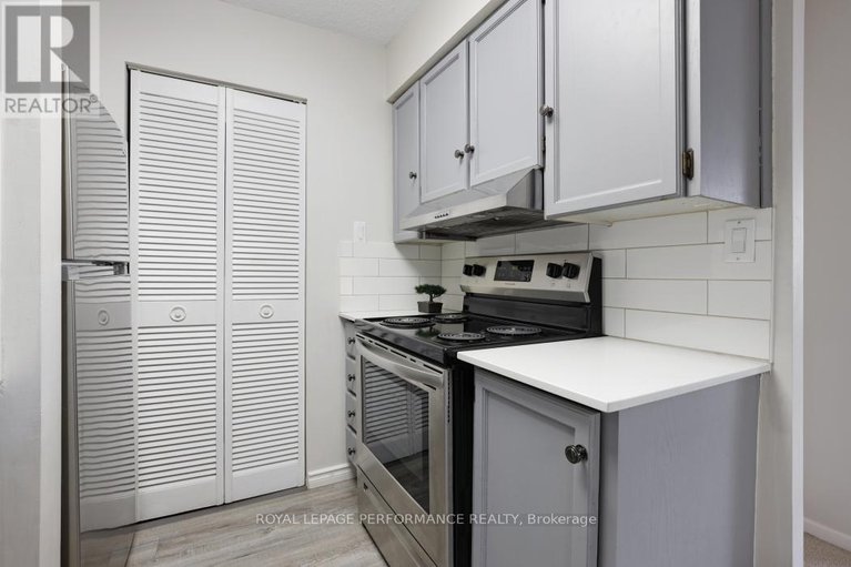 29280089/2d-142-waverley-street/ottawa-centregolden-triangle/ottawa/ontario/K2P0V4_15