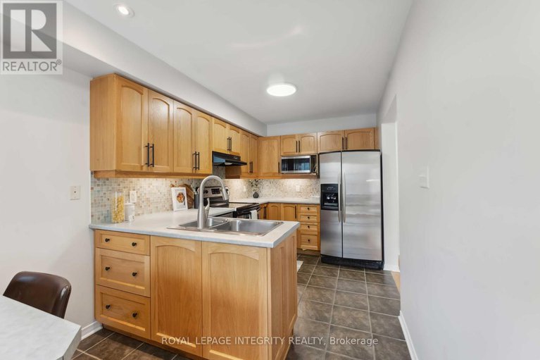 28525106/141-lockhaven-private/stonebridge/ottawa/ontario/K2J5L6_9