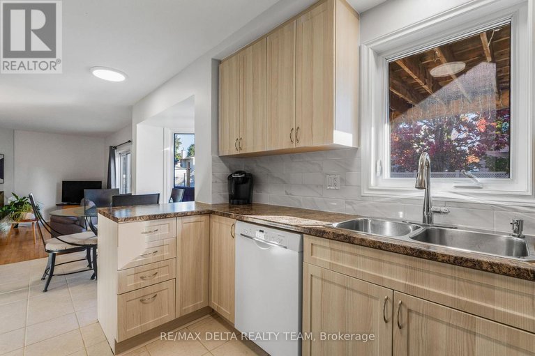 29005237/1657-bottriell-way/fallingbrookpineridge/ottawa/ontario/K4A1W1_10