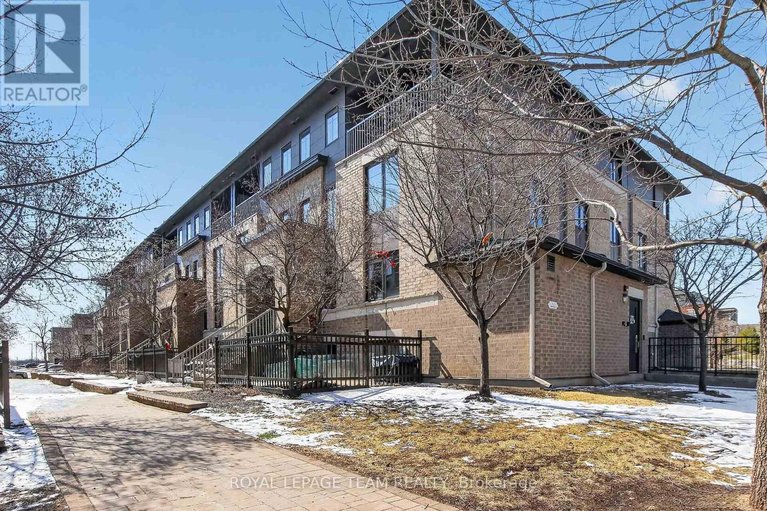 29588178/130a-lindenshade-drive/strandherd/ottawa/ontario/K2J5R5_29