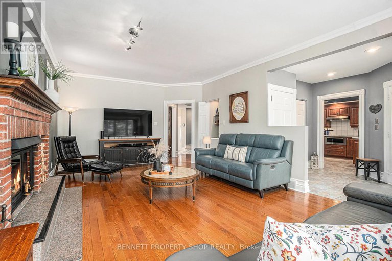 28600235/22-ashwood-crescent/meadowlandscrestview/ottawa/ontario/K2G2S8_12