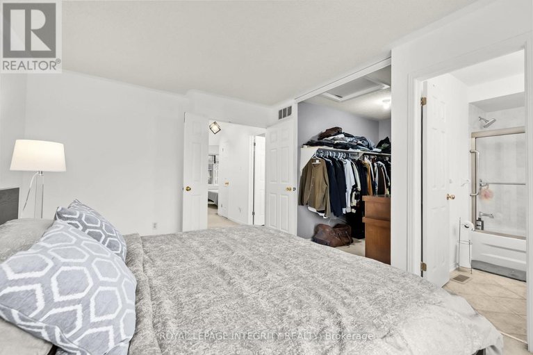 29613819/6383-sablewood-place/chapel-hill/ottawa/ontario/K1C7M3_25