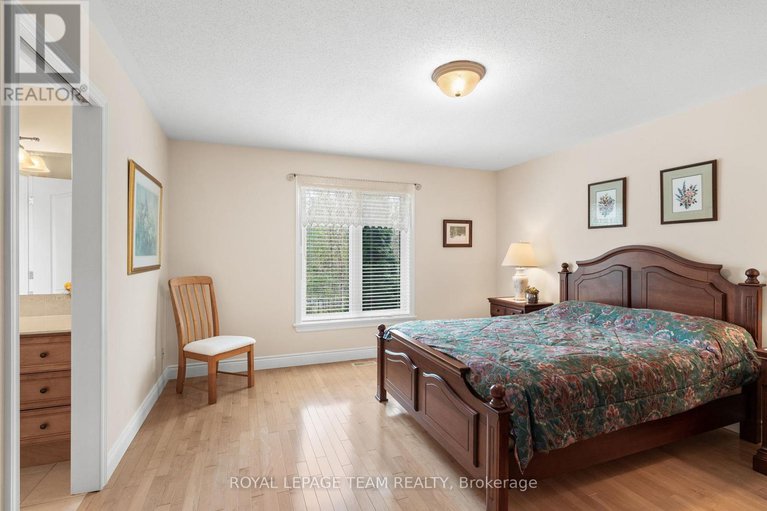 28313084/6005-earlscourt-crescent/manotick-east-to-manotick-station/ottawa/ontario/K4M1K2_23