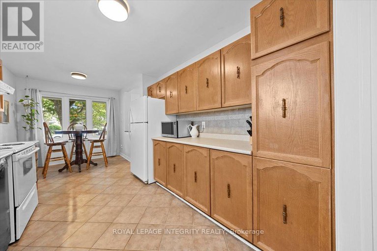 28813112/3759-autumnwood-street/emerald-woodssawmill-creek/ottawa/ontario/K1T2G7_13