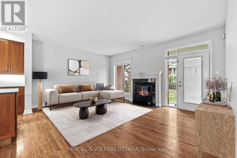 28329498/2368-virginia-drive/urbandale-acres/ottawa/ontario/K1H6S2_7