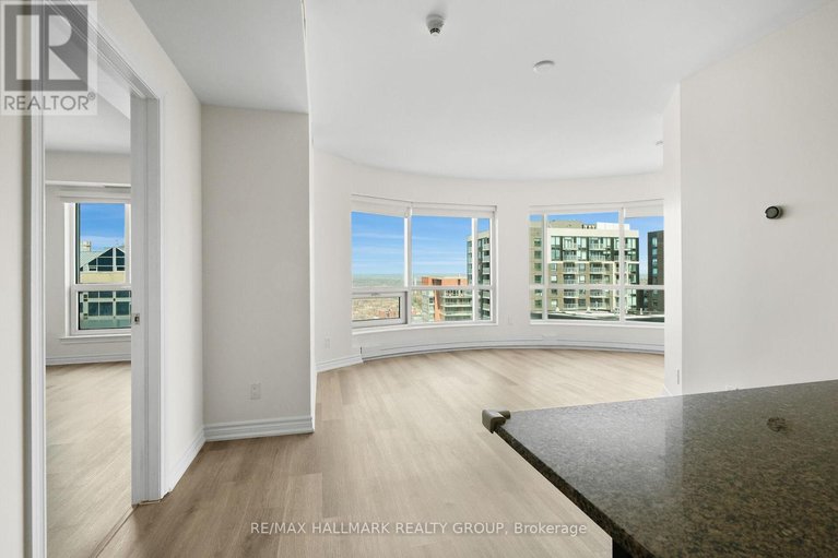 29651498/2404-234-rideau-street/sandy-hill/ottawa/ontario/K1N0A9_8