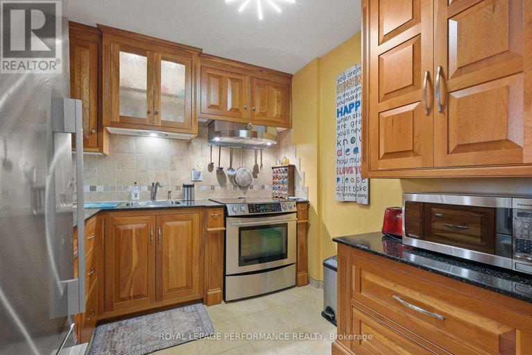 29666803/1003-71-somerset-street-w/ottawa-centregolden-triangle/ottawa/ontario/K2P2G2_13