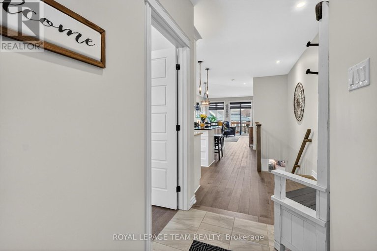 29480858/98-kayenta-street/remainder-of-stittsville-area/ottawa/ontario/K2S2K9_5