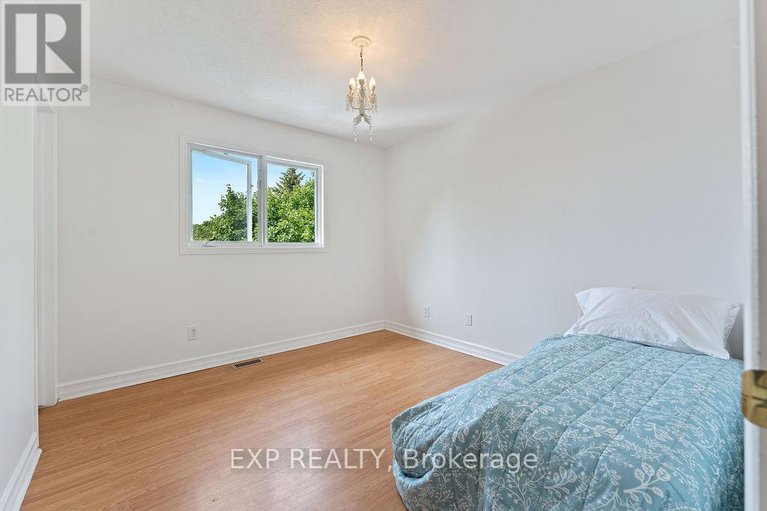 28420180/2-bonnechere-drive/bridlewood/ottawa/ontario/K2M2A5_28