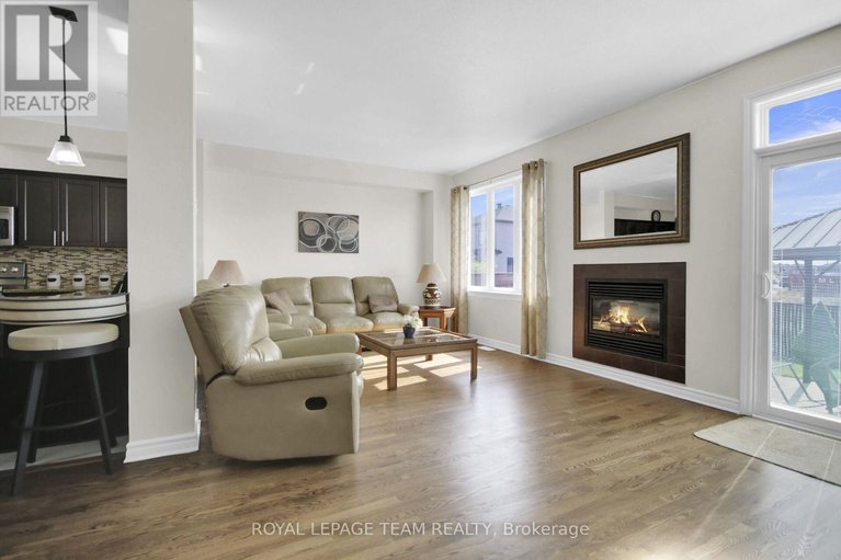 28848804/1024-northgraves-crescent/emerald-meadowstrailwest/ottawa/ontario/K2M0C8_8