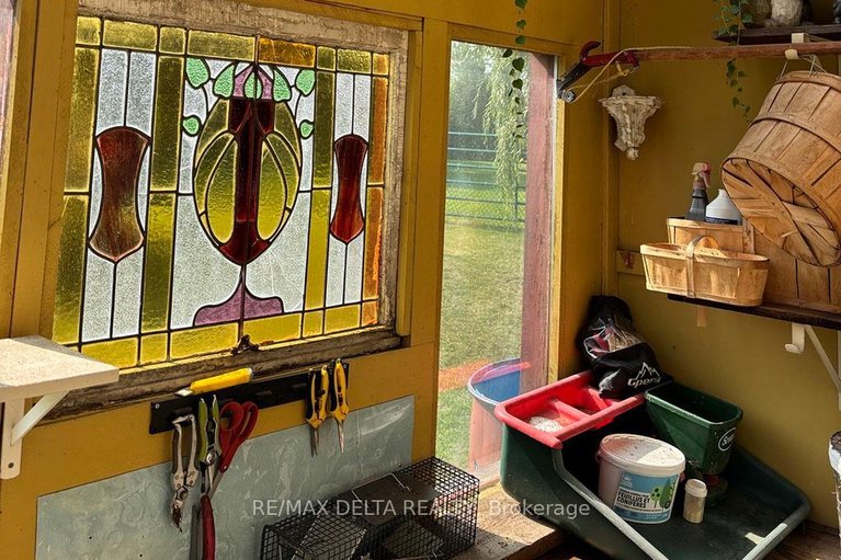 29479728/132-high-street/vankleek-hill/champlain/ontario/K0B1R0_45