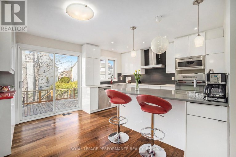 29524227/56-ipswich-terrace/morgans-grantsouth-march/ottawa/ontario/K2K2R3_5