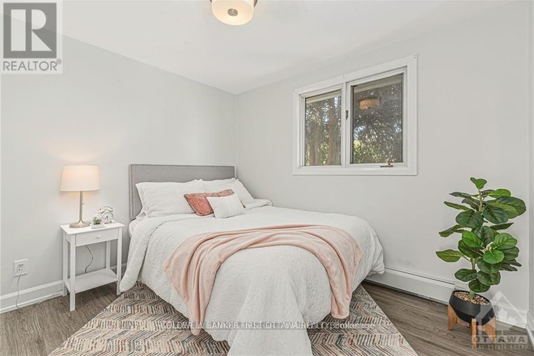 29035711/351-amiens-street/bilberry-creekqueenswood-heights/ottawa/ontario/K1E1P1_15