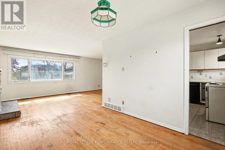 29614831/767-cross-avenue/elmvale-acresurbandale/ottawa/ontario/K1G3C9_10