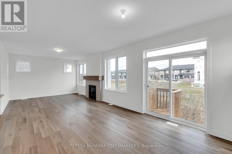 28424668/783-kenny-gordon-avenue/riverside-southgloucester-glen/ottawa/ontario/K4M0V2_14