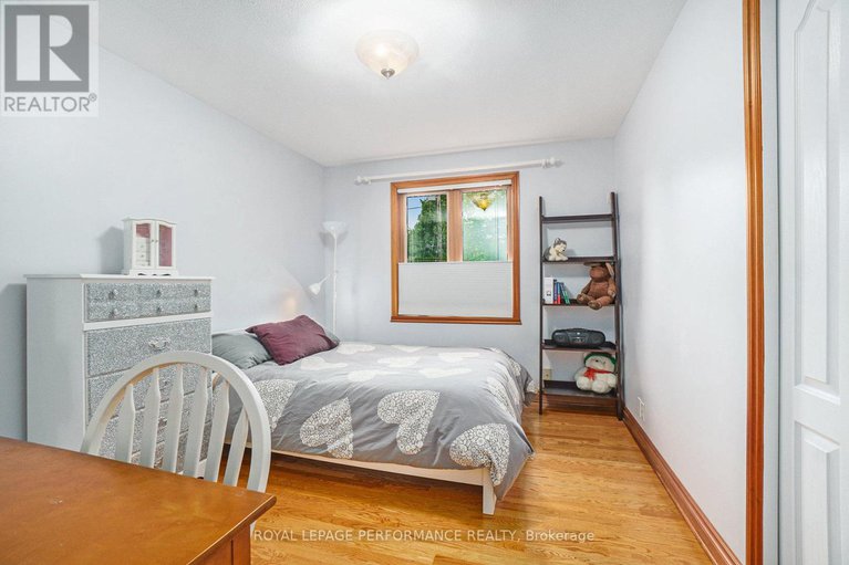 28361032/2411-overdale-drive/cumberland-ridge/ottawa/ontario/K4C1B8_23