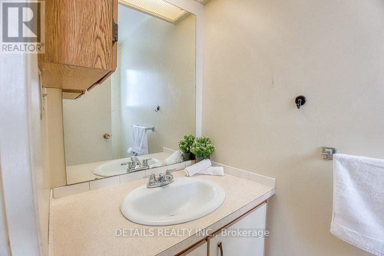 27963218/419-viewmount-drive/borden-farmstewart-farmcarleton-heightsparkwood-hills/ottawa/ontario/K2E7P1_10