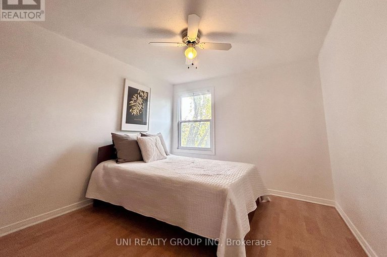 29032886/2064-eric-crescent/pineview/ottawa/ontario/K1B4P4_22