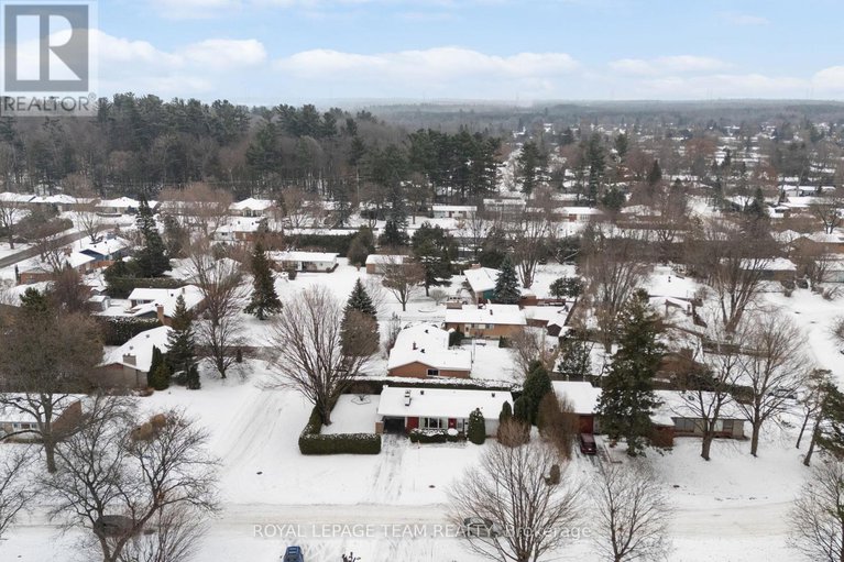 29135223/30-ellery-crescent/lynwood-village/ottawa/ontario/K2H6M6_39