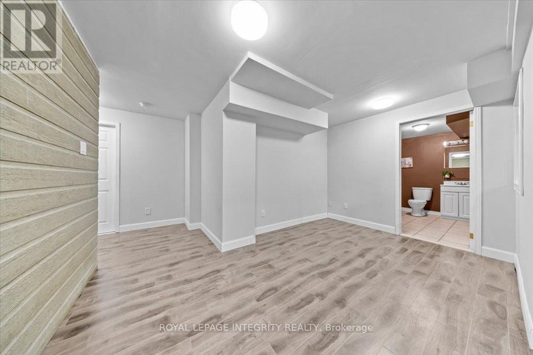 29259363/32-eliza-crescent/stittsville-south/ottawa/ontario/K2S2A3_34