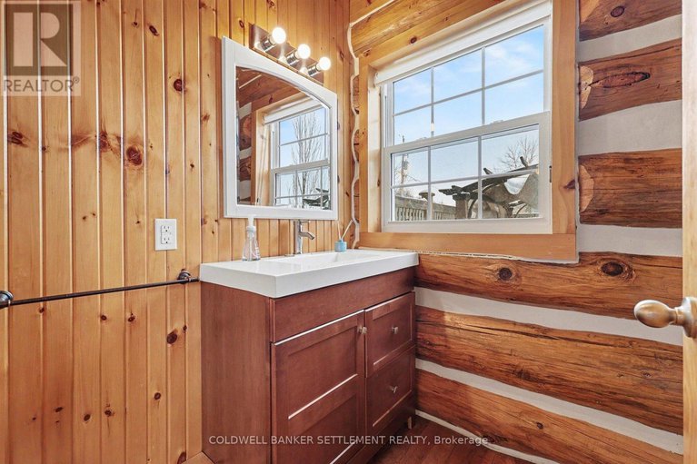 29340589/317-coutts-bay-road/drummondnorth-elmsley-north-elmsley-twp/drummondnorth-elmsley/ontario/K7H3C7_18